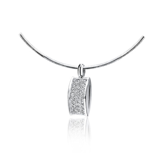 Elegant 18K Gold Flanders Cut Diamond Pendant